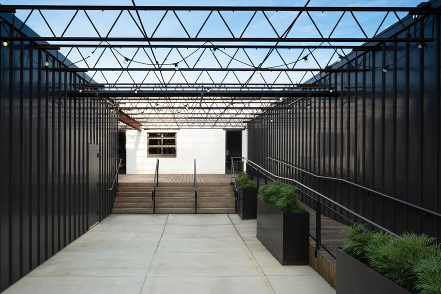 More Photos Of 900 Dekalb Ave NE, Atlanta Storefront Retail Office For Lease