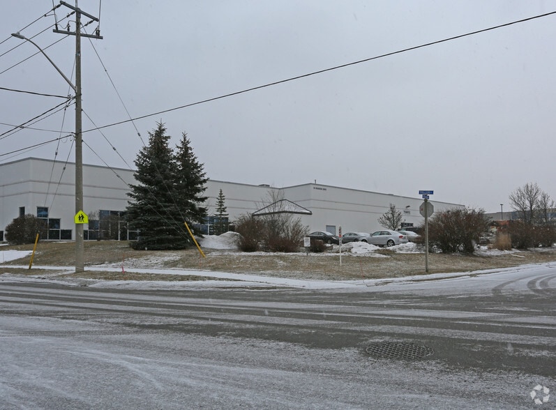 More Photos Of 5 Washburn Dr, Kitchener Warehouse For Lease