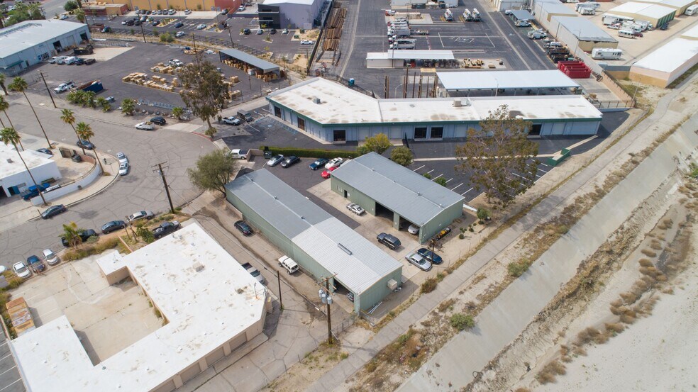 More Photos Of 68686 Summit Dr, Cathedral City Service For Sale