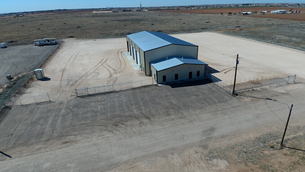 More Photos Of 1508 County Road 1105, Midland Warehouse For Lease