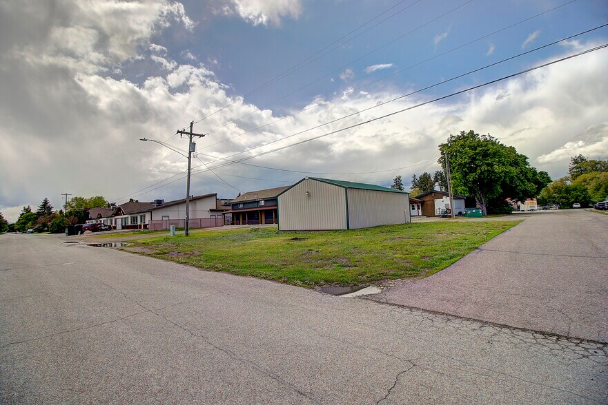 More Photos Of 700 9th St W, Columbia Falls Restaurant For Sale