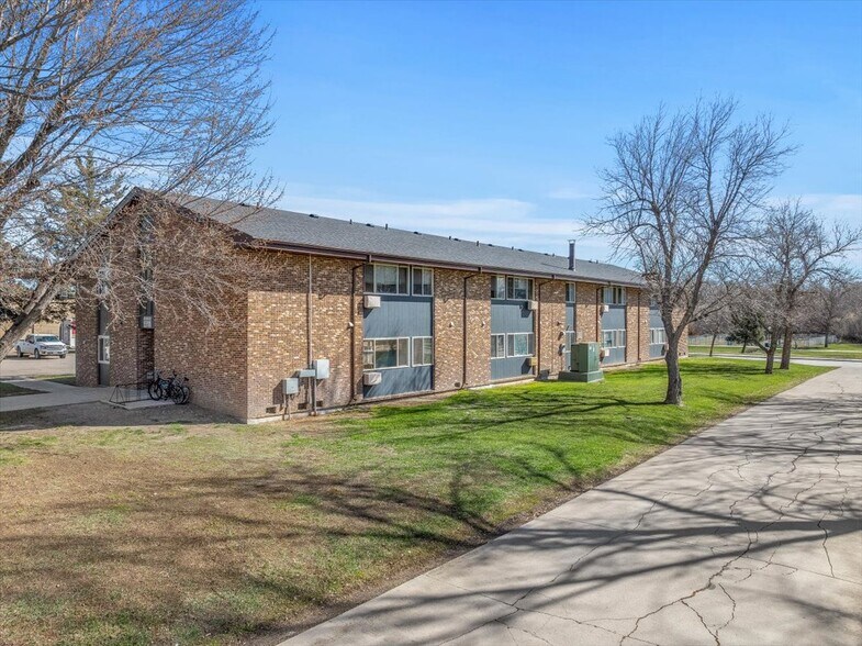 More Photos Of 1500 7th Ave, Belle Fourche Apartments For Sale