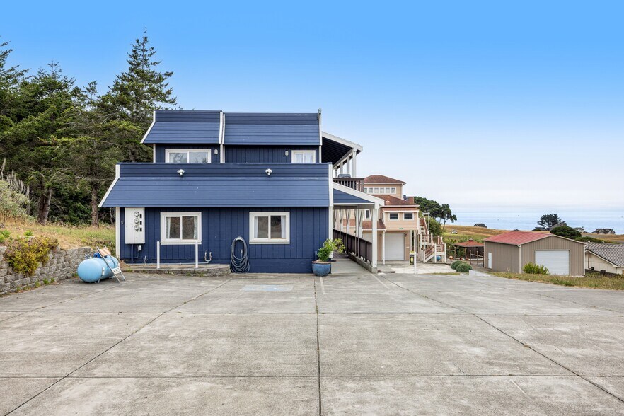 More Photos Of 129 Lower Pacific Dr, Whitethorn General Retail For Sale