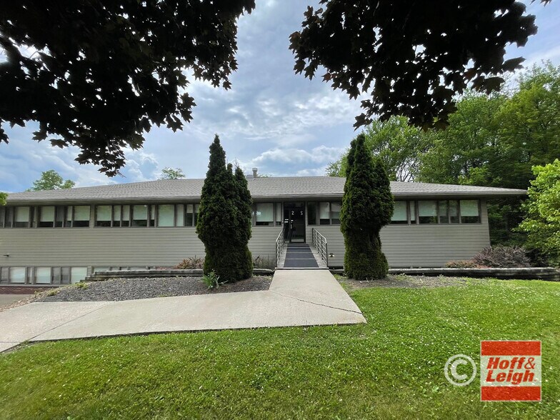 More Photos Of 143 Northwest Ave, Tallmadge Office For Lease