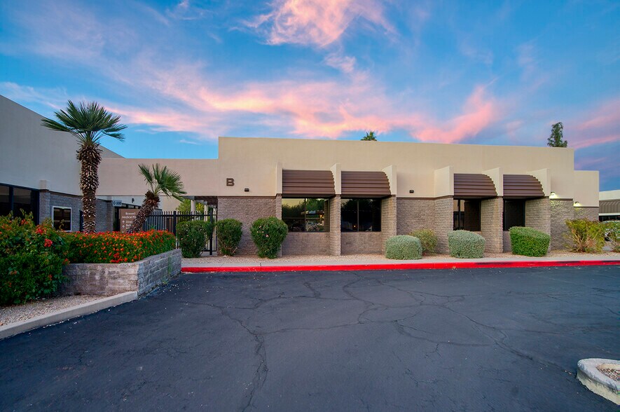 More Photos Of 10615 W Thunderbird Blvd, Sun City Unknown For Lease