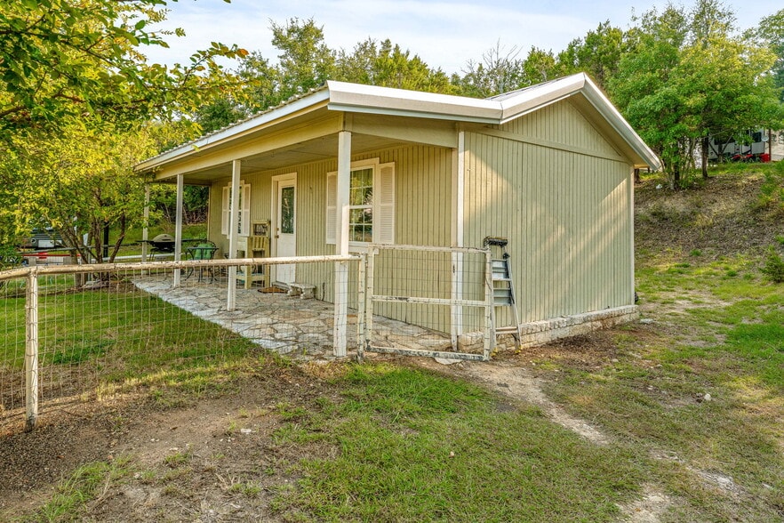 More Photos Of 1321 N FM 56, Glen Rose Trailer Camper Park For Sale