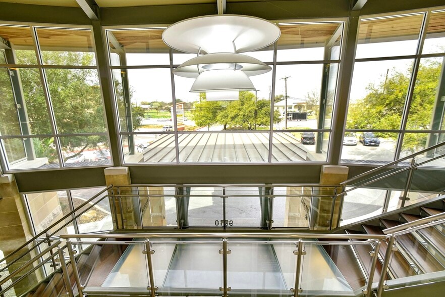 More Photos Of 9910 Huebner Rd, San Antonio Medical For Lease