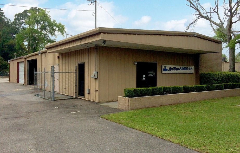 Primary Photo Of 1910 Bassett Rd, Jacksonville Warehouse For Lease