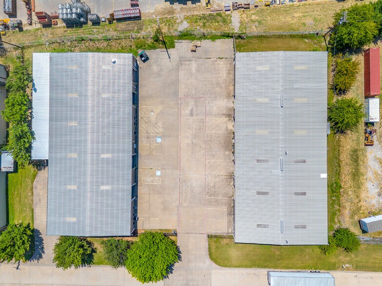 More Photos Of 111 Industrial Blvd, Mansfield Warehouse For Lease