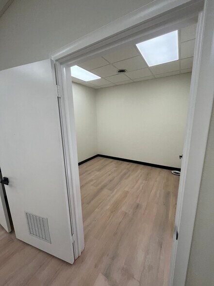 More Photos Of 317 N Willis St, Abilene Office For Lease