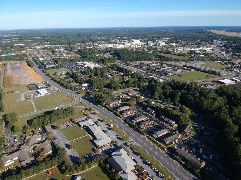 More Photos Of 1609 W Arlington Blvd, Greenville Medical For Lease