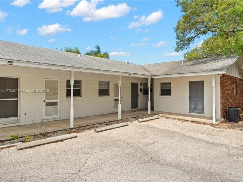 More Photos Of 1903 S Lakemont Ave, Winter Park Apartments For Sale
