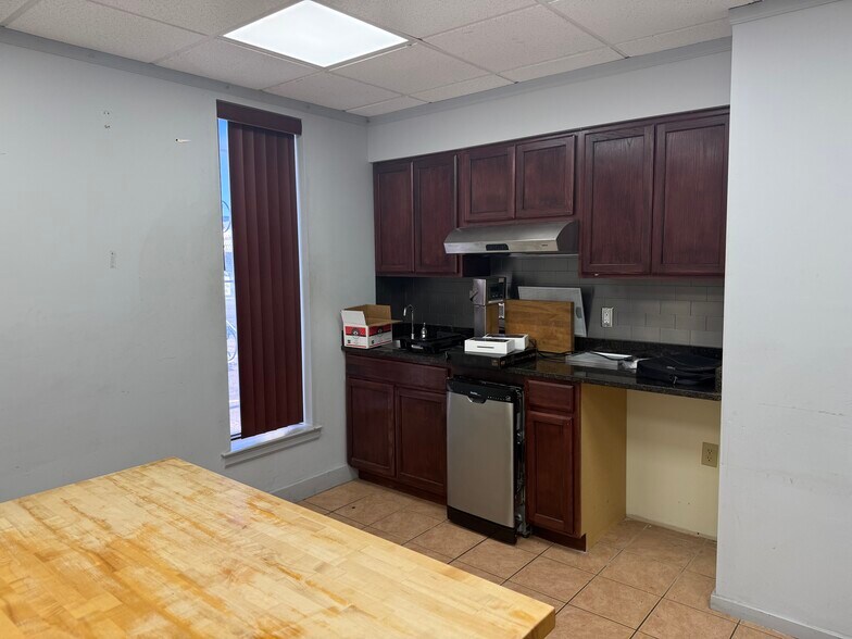 More Photos Of 4001 N American St, Philadelphia Warehouse For Lease