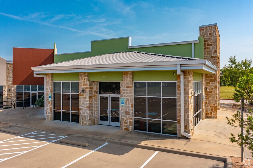 More Photos Of 1855 T L Townsend Dr, Rockwall Unknown For Lease