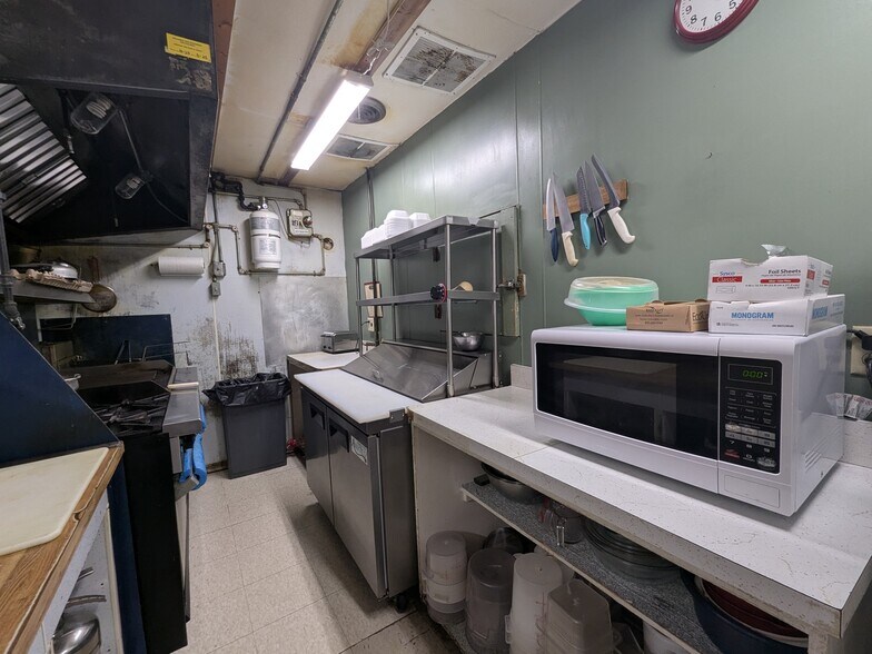 More Photos Of 745 1st E St, Malta Restaurant For Sale