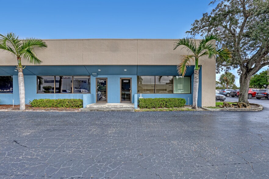 Primary Photo Of 5650-5656 Corporate Way, West Palm Beach Medical For Sale