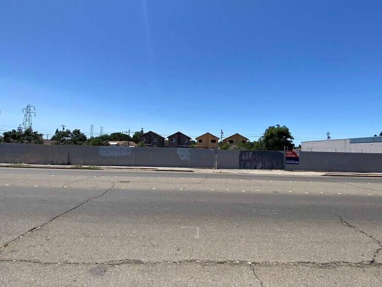 More Photos Of 364 Main St, Manteca General Retail For Lease