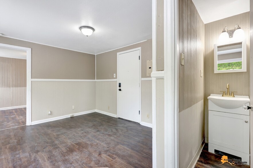 More Photos Of 1335 Hyder St, Anchorage Apartments For Sale