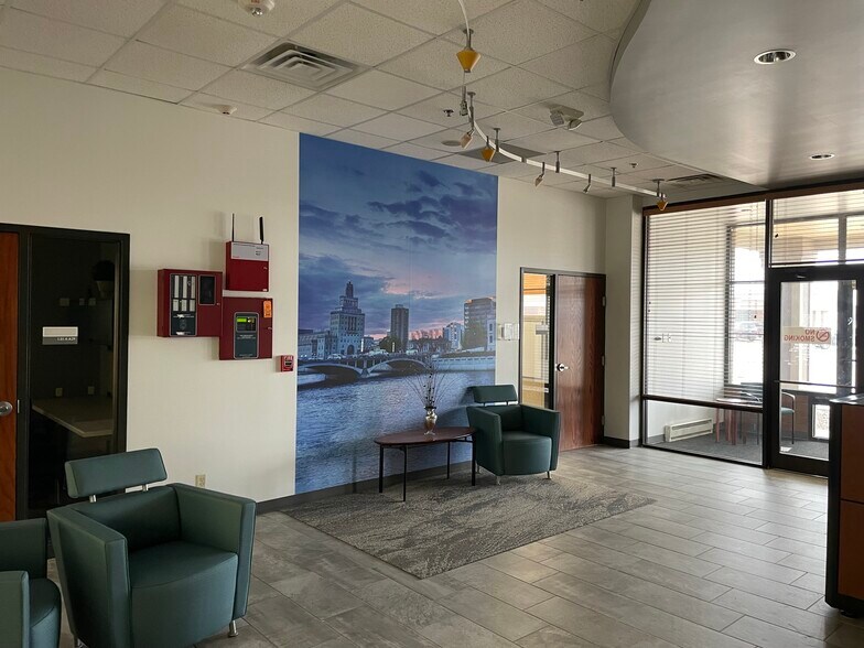 More Photos Of 3201-3301 Armar Dr, Marion Coworking Space