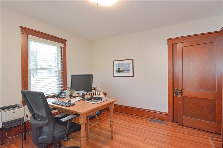 More Photos Of 468 Warren Ave, East Providence Medical For Sale