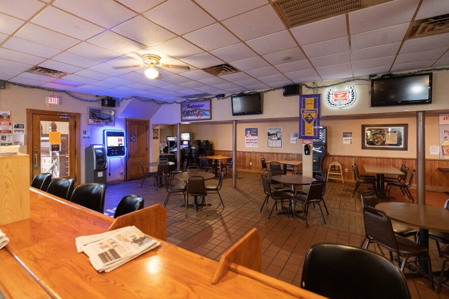 More Photos Of 100 S Washington St, Lake City Restaurant For Sale