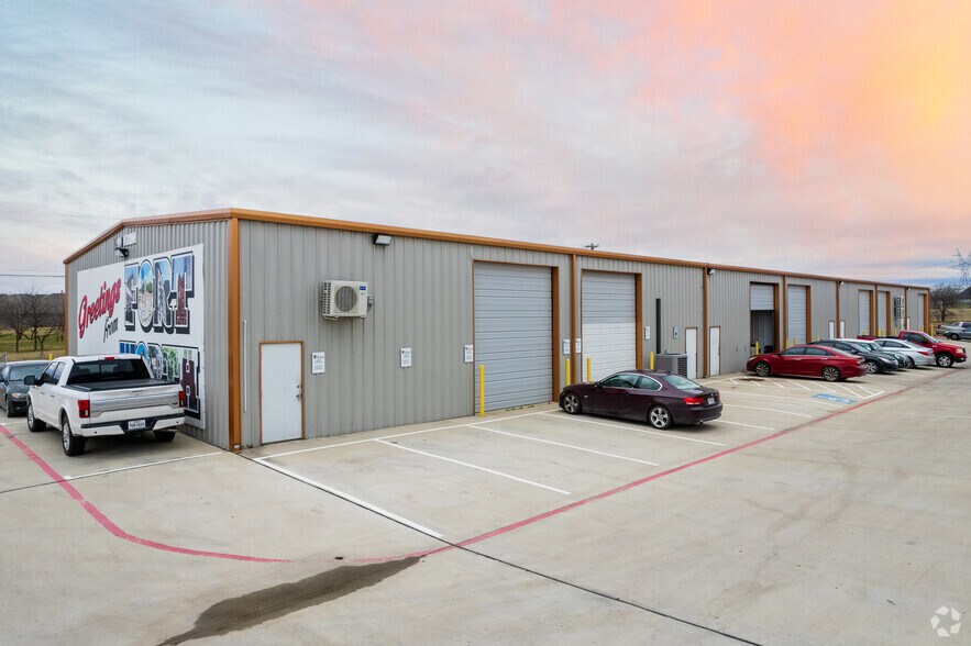 More Photos Of 1919 Golden Heights Rd, Fort Worth Warehouse For Lease