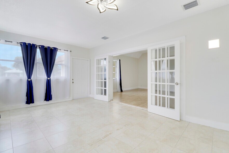 More Photos Of 1426 N Federal Hwy, Lake Worth Beach Office Residential For Lease