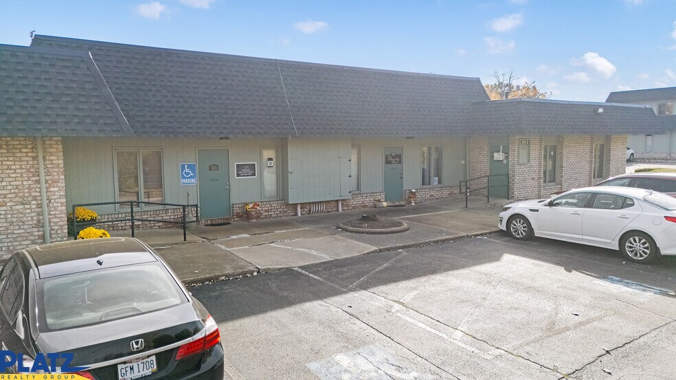 More Photos Of 5208 Mahoning Ave, Austintown Office For Lease