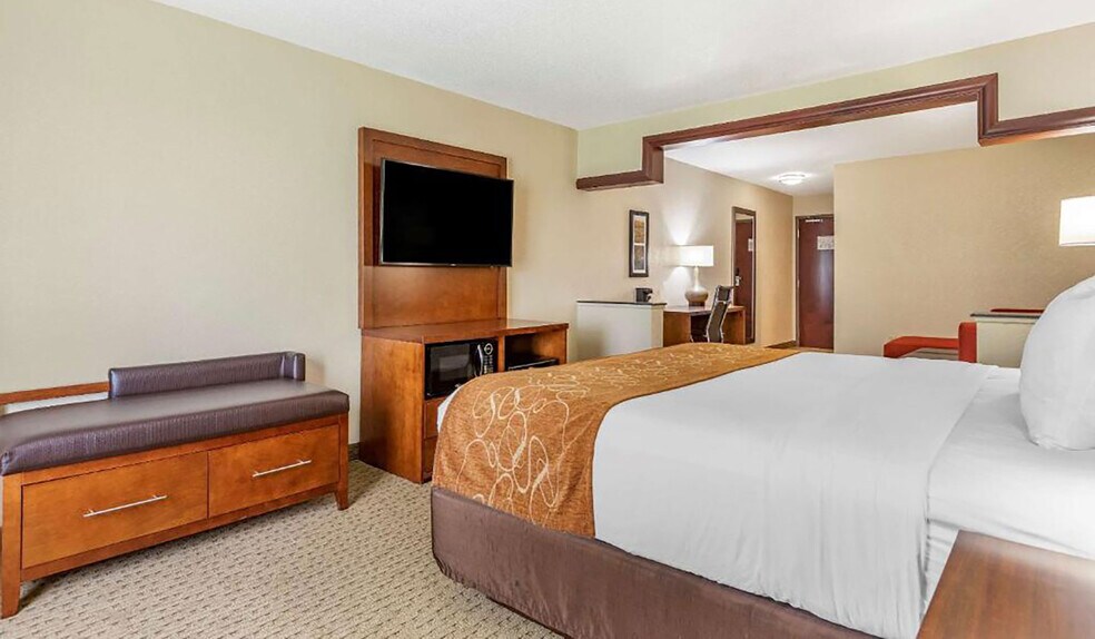 More Photos Of 350 Dodge Rd NE, Comstock Park Hotel For Sale