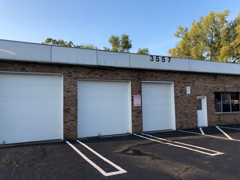 More Photos Of 3557 E Main St, Whitehall Auto Repair For Sale