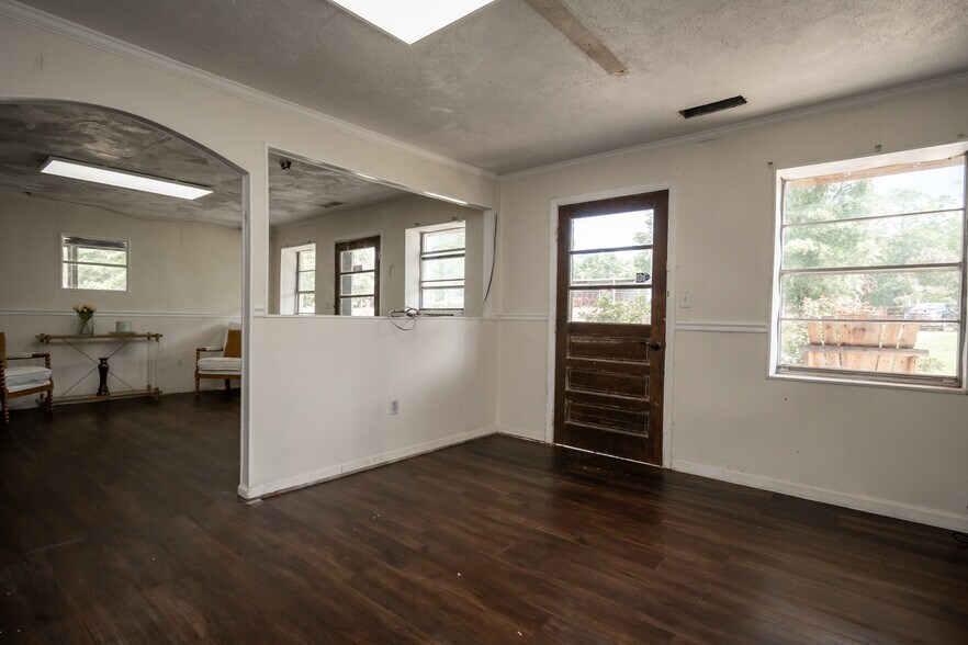 More Photos Of 577 Main st, Lexington Flex For Sale