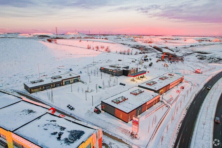 More Photos Of 318-1 Nolanridge Cres NW, Calgary Storefront Retail Office For Lease