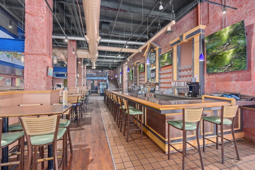 More Photos Of 812-814 W Hamilton St, Allentown Loft Creative Space For Sale