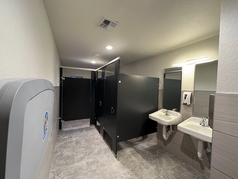 More Photos Of 70 Linden St, Reno Medical For Lease