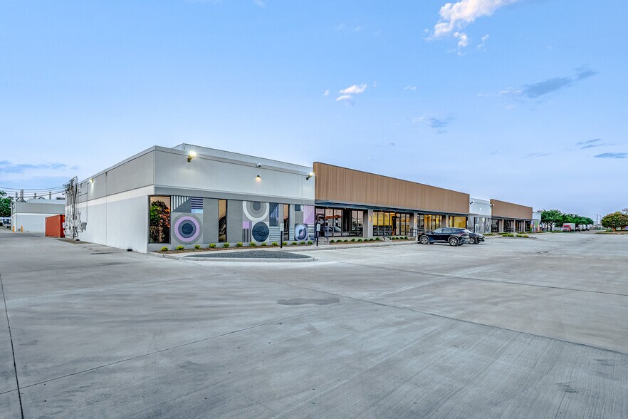 More Photos Of 8901-8933 Interchange Dr, Houston Unknown For Lease