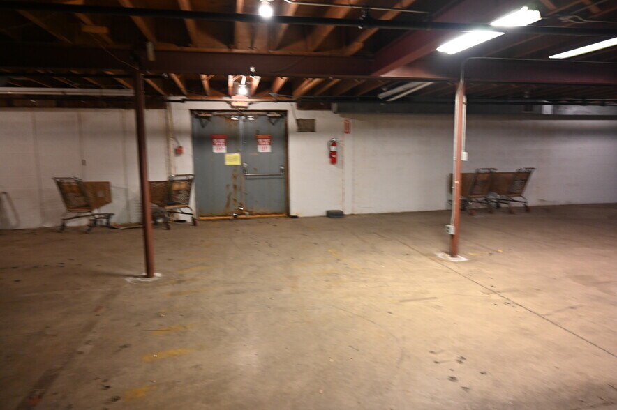 More Photos Of 2300 Claremont Ave, Ashland Storefront For Sale