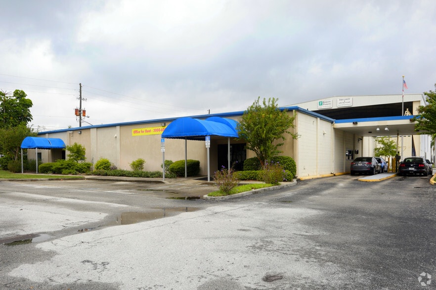 Primary Photo Of 6003 126th Ave N, Clearwater Bank For Lease