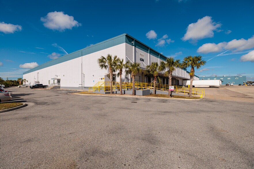 More Photos Of 6100-6284 McIntosh Rd, Sarasota Refrigeration Cold Storage For Lease