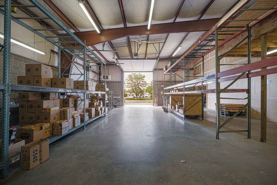 More Photos Of 5237 Commerce Cir, Indianapolis Warehouse For Sale