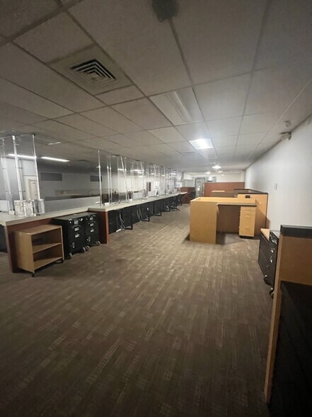 More Photos Of 1309 N Chester Ave, Bakersfield Bank For Lease