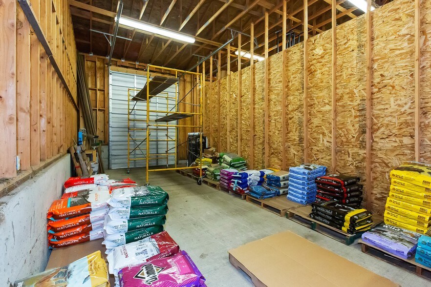 More Photos Of 461 NE Old Belfair Hwy, Belfair Storefront Retail Office For Sale