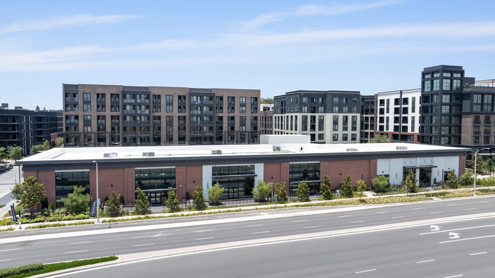 More Photos Of 2010 E Warner Ave, Santa Ana Apartments For Lease