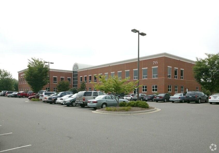 Primary Photo Of 755 Highland Oaks Dr, Winston-Salem Medical For Lease