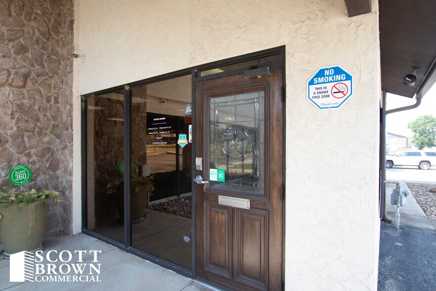 More Photos Of 638 Londonderry Ln, Denton Medical For Sale