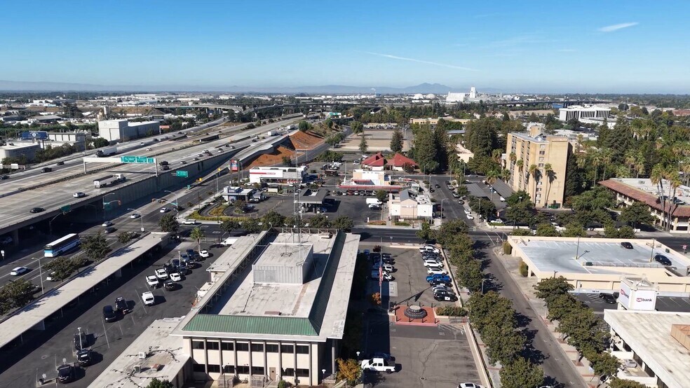 More Photos Of 121 S Center St, Stockton Convenience Store For Sale