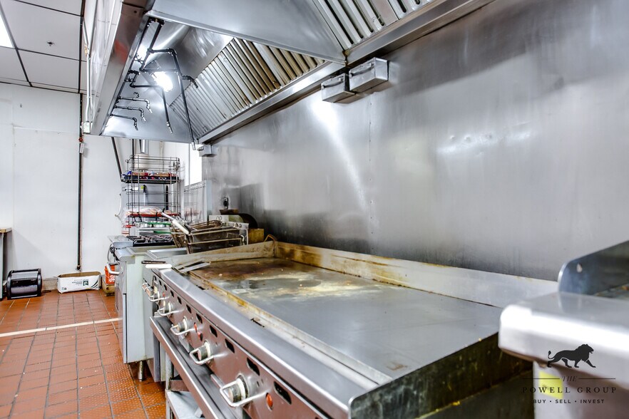 More Photos Of 701 E 50th St, Lubbock Restaurant For Sale
