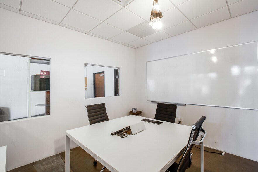 More Photos Of 1209 E Cesar Chavez St, Austin Loft Creative Space For Lease