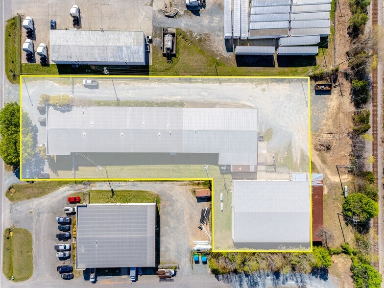 More Photos Of 3380 Smith Farm Rd, Matthews Warehouse For Lease