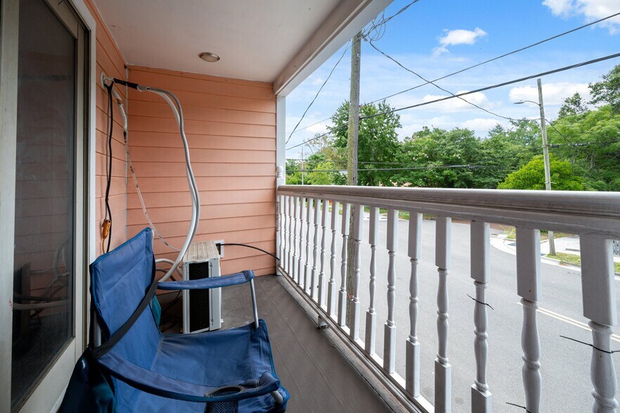 More Photos Of 315-317 Castle St, Wilmington General Retail For Sale