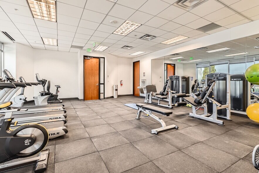 More Photos Of 8310 S Valley Hwy, Englewood Office For Lease